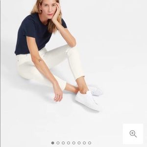 White everlane skinny ankle jeans